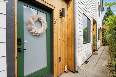 1211 N Winchell St #3, Portland, OR 97217 - Photo 1