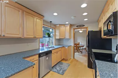 6135 SW Cross Creek Dr, Beaverton, OR 97078 - Photo 5