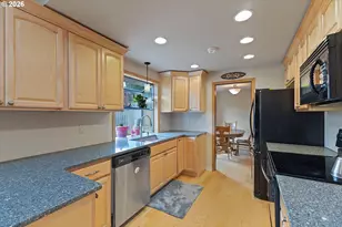 6135 SW Cross Creek Dr, Beaverton, OR 97078 - Photo 5