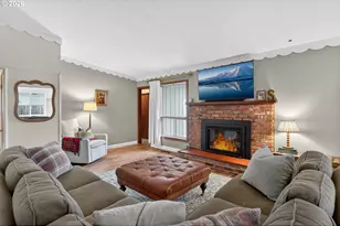 1456 NW Almira St, Roseburg, OR 97471 - Photo 5