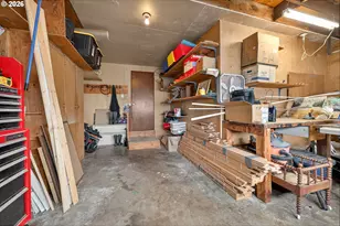 1456 NW Almira St, Roseburg, OR 97471 - Photo 25