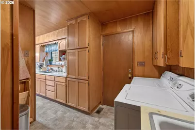 1456 NW Almira St, Roseburg, OR 97471 - Photo 15