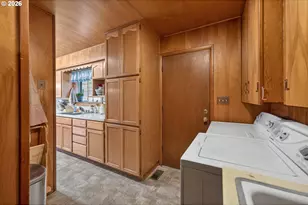 1456 NW Almira St, Roseburg, OR 97471 - Photo 15