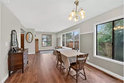 1456 NW Almira St, Roseburg, OR 97471 - Photo 9