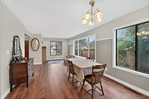 1456 NW Almira St, Roseburg, OR 97471 - Photo 9