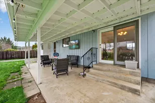 1456 NW Almira St, Roseburg, OR 97471 - Photo 27