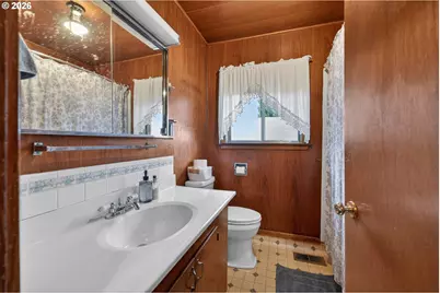 1456 NW Almira St, Roseburg, OR 97471 - Photo 19