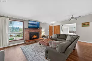 1456 NW Almira St, Roseburg, OR 97471 - Photo 7