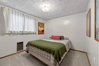 1456 NW Almira St, Roseburg, OR 97471 - Photo 23