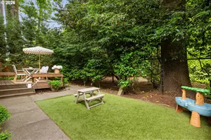6437 SW Raleighwood Ct, Portland, OR 97221 - Photo 35