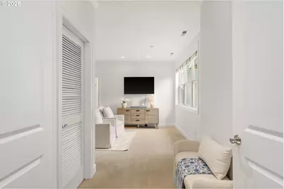 6437 SW Raleighwood Ct, Portland, OR 97221 - Photo 23