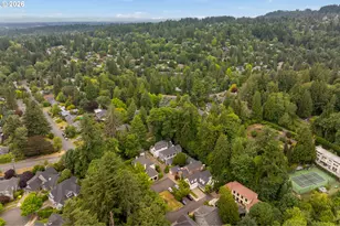 6437 SW Raleighwood Ct, Portland, OR 97221 - Photo 43