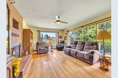 35302 Lyngstad Heights Ln, Astoria, OR 97103 - Photo 5