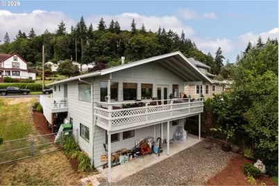 415 W D St, Rainier, OR 97048 - Photo 1