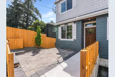 3614 SW Vermont St, Portland, OR 97219 - Photo 3