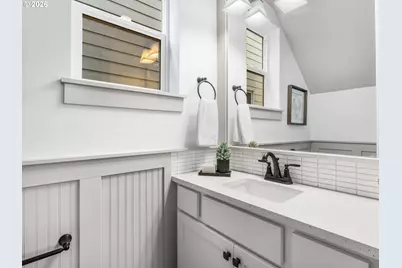 3614 SW Vermont St, Portland, OR 97219 - Photo 9