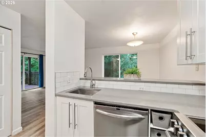 5156 SW Multnomah Blvd #E, Portland, OR 97219 - Photo 9