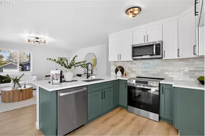 4915 NE 79th Ave, Portland, OR 97218 - Photo 9