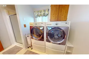 1671 T St, Springfield, OR 97477 - Photo 13