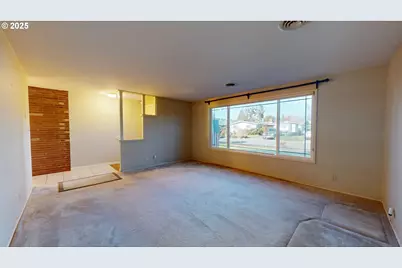 1671 T St, Springfield, OR 97477 - Photo 3