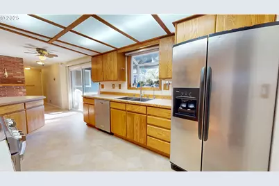 1671 T St, Springfield, OR 97477 - Photo 9