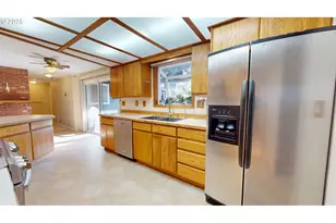 1671 T St, Springfield, OR 97477 - Photo 9