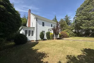 880 E 2nd St, Coquille, OR 97423 - Photo 3