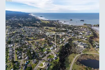 880 Ocean Dr SW, Bandon, OR 97411 - Photo 5