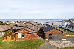 880 Ocean Dr SW, Bandon, OR 97411 - Photo 1