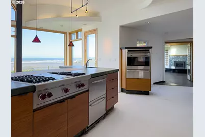 880 Ocean Dr SW, Bandon, OR 97411 - Photo 17
