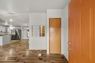 3930 SE 162nd Ave, Portland, OR 97236 - Photo 3
