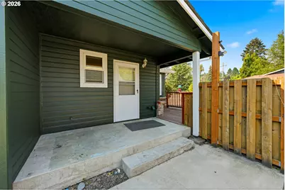 732 N College St, Newberg, OR 97132 - Photo 31