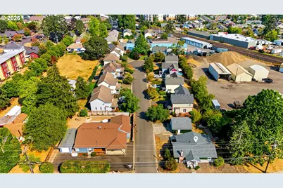732 N College St, Newberg, OR 97132 - Photo 43