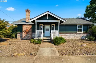 732 N College St, Newberg, OR 97132 - Photo 3