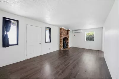 732 N College St, Newberg, OR 97132 - Photo 5