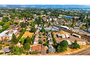 732 N College St, Newberg, OR 97132 - Photo 45