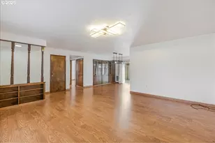 16780 SW Royalty Pkwy, King City, OR 97224 - Photo 9