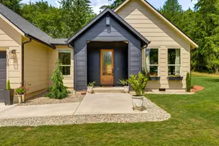 108 Lily Ln, Castle Rock, WA 98611 - Photo 3