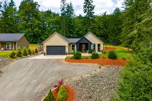 108 Lily Ln, Castle Rock, WA 98611 - Photo 3