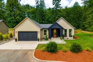 108 Lily Ln, Castle Rock, WA 98611 - Photo 3
