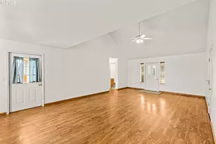 4759 Melody Ln, Roseburg, OR 97471 - Photo 11