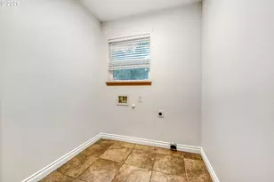 15975 SE Mary Ann Ln, Milwaukie, OR 97267 - Photo 27