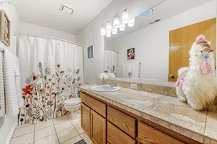 15975 SE Mary Ann Ln, Milwaukie, OR 97267 - Photo 25