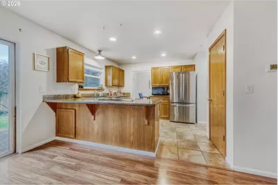 15975 SE Mary Ann Ln, Milwaukie, OR 97267 - Photo 11