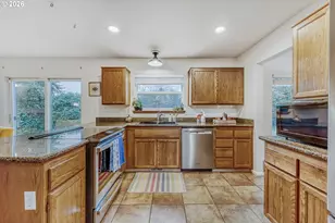 15975 SE Mary Ann Ln, Milwaukie, OR 97267 - Photo 9