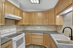 2701 SW Spring Garden St, Portland, OR 97219 - Photo 15