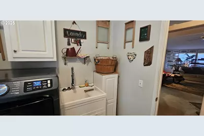 1525 Braunda Dr, Roseburg, OR 97470 - Photo 23