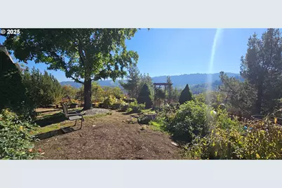 1525 Braunda Dr, Roseburg, OR 97470 - Photo 29