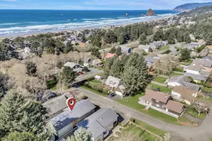 347 Deer Pl, Cannon Beach, OR 97110 - Photo 3