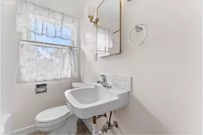 5825 N Burrage Ave, Portland, OR 97217 - Photo 23